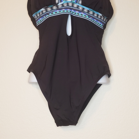 Kenneth Cole New York Women's Black Bold Intentions Plunge One-Piece Swimsuit M - Picture 3 of 11